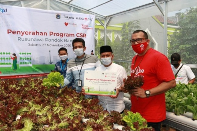 Bank DKI bersama warga Rusun Pondok Bambu, Jakarta Timur luncurkan Program Kebun Hidroponik. Program tersebut merupakan Program Corporate Social Responsibility Bank DKI, dan juga upaya menyadarkan masyarakat pentingnya gaya hidup sehat melalui konsumsi sayur-sayuran dan buah-buahan organik. 