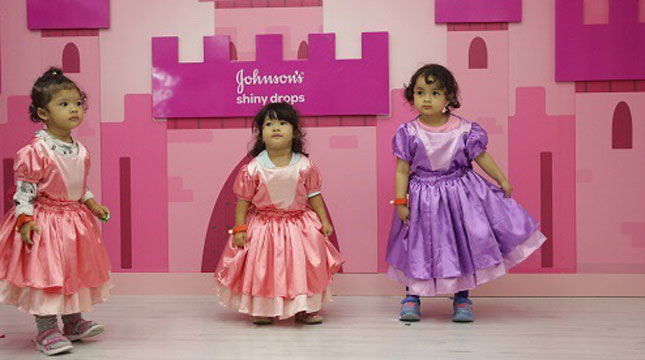 Johnson & Johnson Indonesia bekerjasama dengan KidZania Jakarta, menyediakan sarana belajar untuk anak-anak, yakni bertajuk Johnsons Shiny Drops Dance Studio