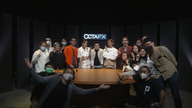 Pembawa acara sekaligus penasihat trading di OctaFX, akan mengajari para aktor dan aktris, pembawa acara, dan penyanyi ternama tentang cara untuk melakukan trading Forex