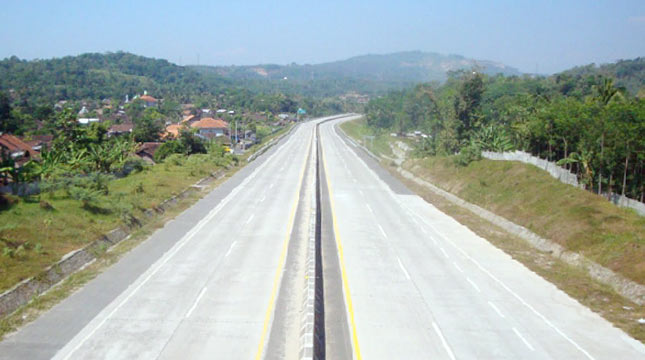 Pembangunan jalan tol (Ist)