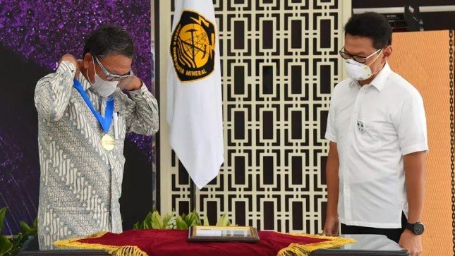 Menteri Arifin Raih Gelar Insinyur Profesional Utama Dari ASEAN Federation Engineering Organization
