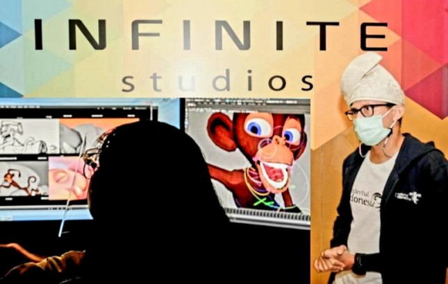 Foto Kolase Sandiaga Uno di Infinite Studio Batam dan Animator 
