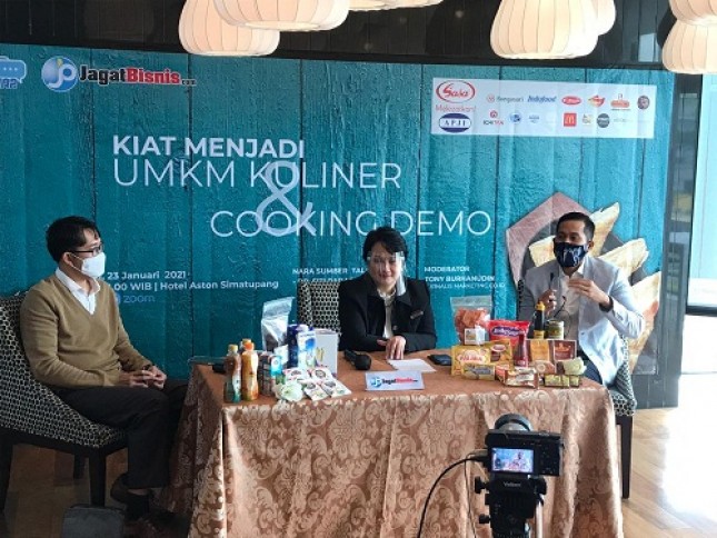 Sekjen Asosiasi Perusahaan Jasa Boga Indonesia (APJI), Siti Radarwati (tengah)saat webinar Kiat Menjadi UMKM Kuliner yang digelar oleh Jagatbisnis.com, di Hotel Aston Priority, Simatupang, Jakarta, Sabtu (23/1/2021).