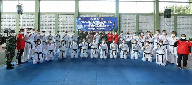 Panglima TNI Bersama Kapolri Tinjau Pelatnas Karate di Bali