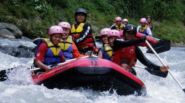 Rafting di Sungai Ciberang, di Kampung Muhara, Desa Ciladaeun, Kecamatan Lebak Gedong kabupaten Lebak Provinsi Banten (Foto:disparbantenprov)