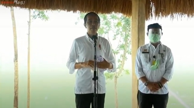 Presiden Jokowi saat meninjau lumbung pangan di NTT