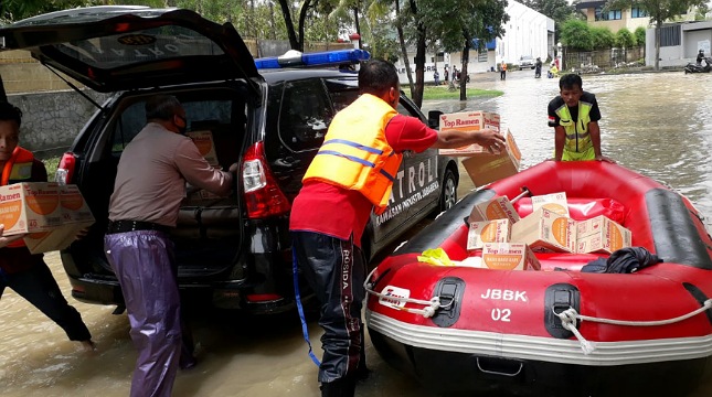 Jababeka berikan bantuan untuk korban banjir