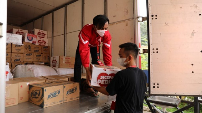 Bantu Korban Banjir, SiCepat Salurkan Donasi ke BPBD Kabupaten Bekasi