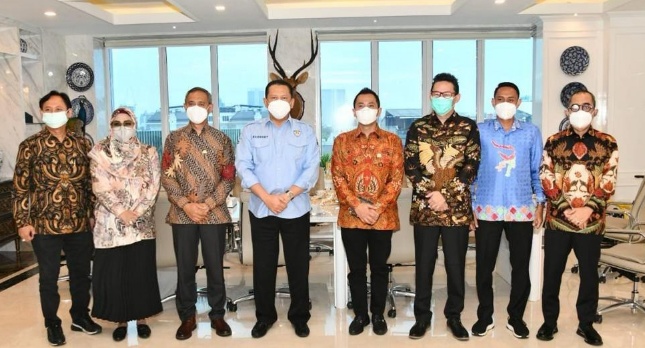 Para Pengurus Asosiasi Penjualan Langsung Indonesia ( APLI) saat beraudiensi dengan Ketua MPR Bambang Soesatyo
