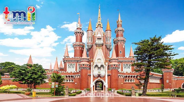 Taman Mini Indonesia Indah (TMII)