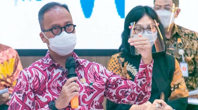 Menteri Perindustrian Agus Gumiwang Kartasasmita