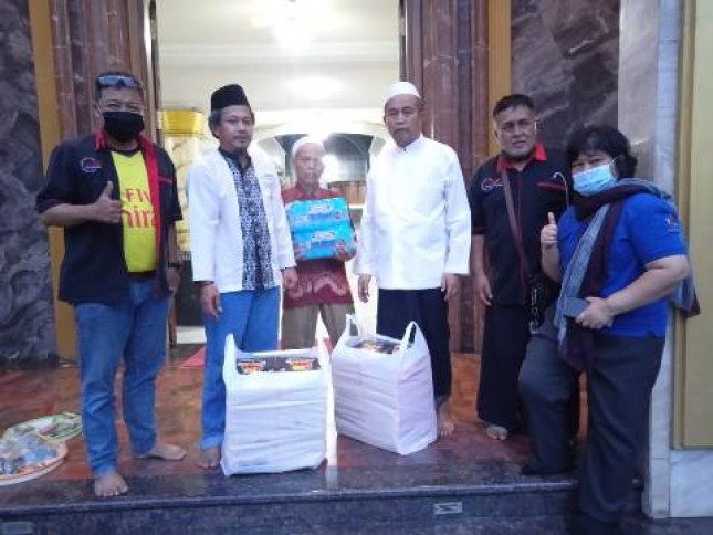 PT. SMI dan FORWAN Donasikan Makanan Buka Puasa 