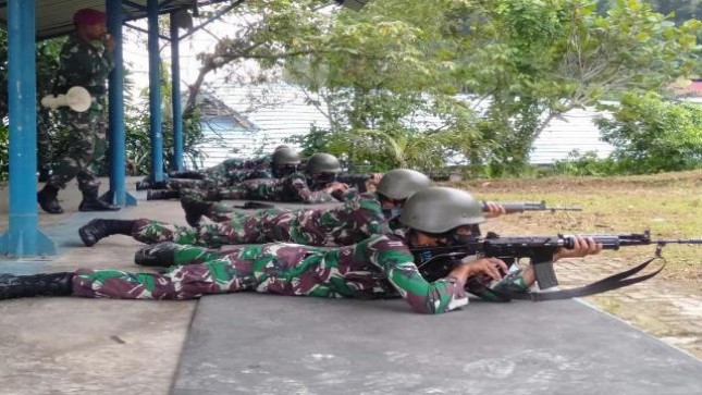 Prajurit Batalyon Marinir Pertahanan Pangkalan Padang