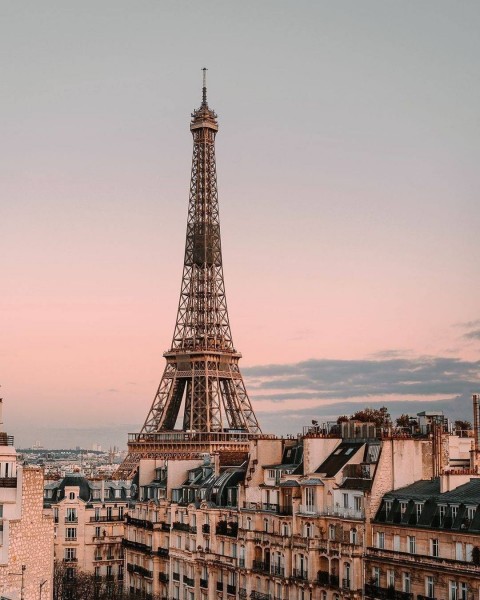 Menara Eiffel, Perancis (Instagram/@toureiffelofficielle)