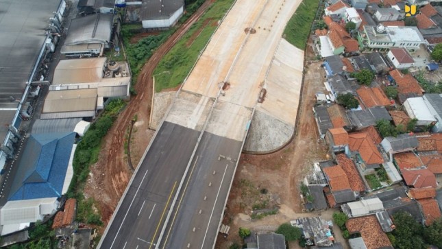 Pembangunan jalan tol