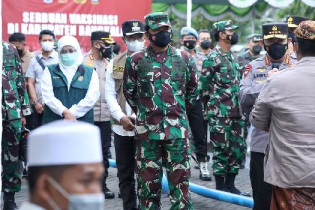 Panglima TNI Marsekal TNI Hadi Tjahjanto, S.I.P