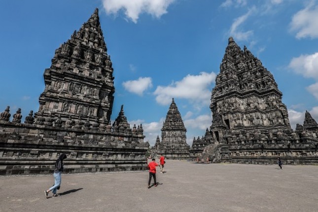 Berwisata ke TWC Borobudur, Prambanan & Ratu Boko