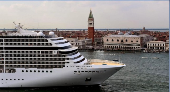 Kapal Pesiar di Venesia, Italia (hebergementwebs.com)