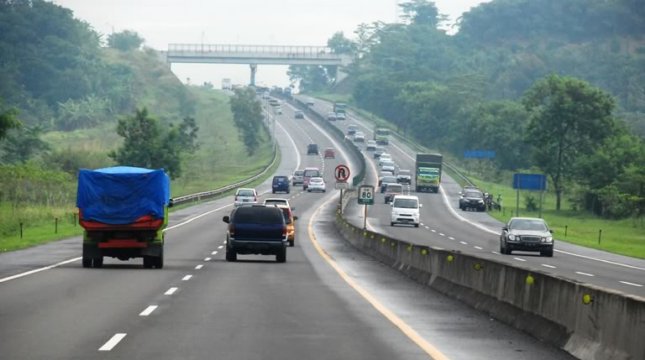 Jalan Tol Cipularang. (Foto: Kaskus.co.id)