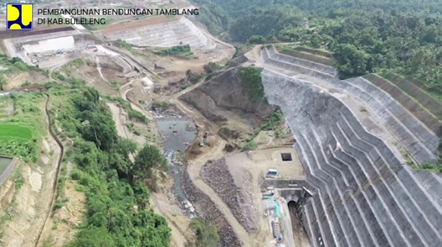 Pembangunan bendungan Tamblang 