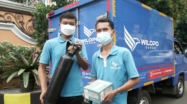 Wilopo Cargo salurkan tabung oksigen gratis