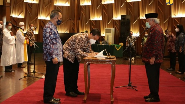 Menteri Basuki Lantik 3 Pejabat Tinggi Madya Dan 17…