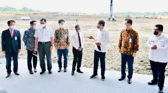 Presiden Jokowi Groundbreaking pabrik baterai mobil listrik di Karawang