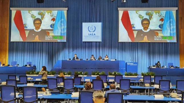 Menlu RI Retno LP Marsudi saat menghadiri pertemuan General Conference ke-65 Badan Energi Atom Dunia