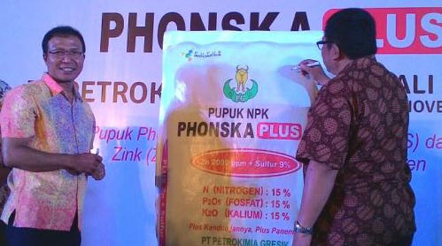 PT Petrokimia Gresik genjot produk NPK Phonska Plus. 