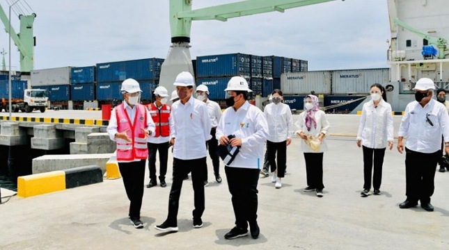 Presiden Joko Widodo meresmikan Terminal Multipurpose Wae Kelambu Pelabuhan Labuan Bajo