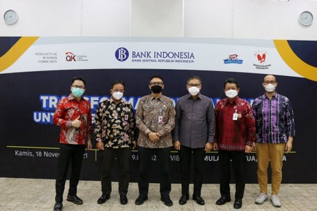 acara webinar “Transformasi Digital Bank untuk Mendukung UMKM Indonesia” di Jakarta, Kamis (18/11). 