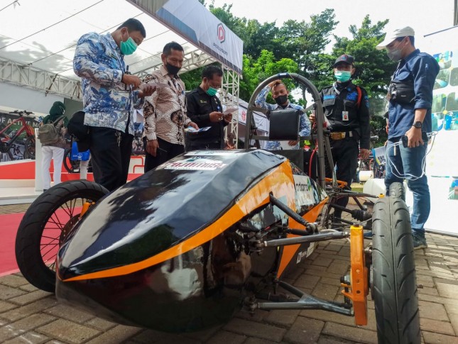 Sebagian Besar Komponen Masih Impor, Moeldoko: Industri Kendaraan Listrik Butuh Investasi Tinggi