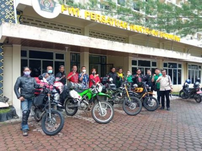 Ketua Panitia JKW-PWI Dar Edi Yoga Lepas Keberangkatan Motoris Jelajah Lancar tanpa Hambatan