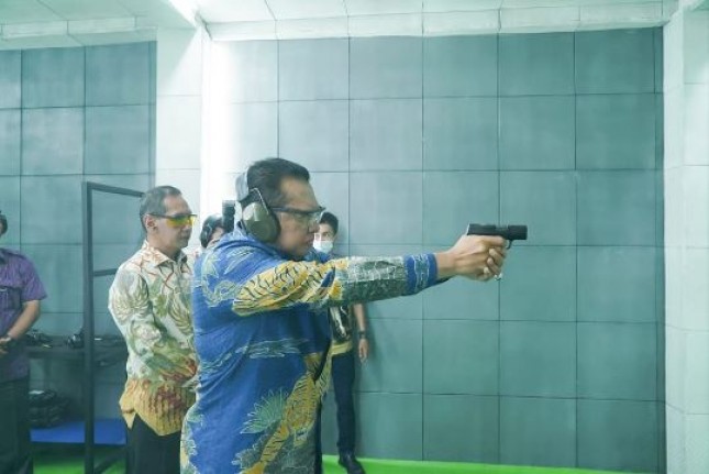 Bambang Soesatyo Ketua Umum Perkumpulan Pemilik Izin Khusus Senjata Api Bela Diri Indonesia (PERIKHSA) 