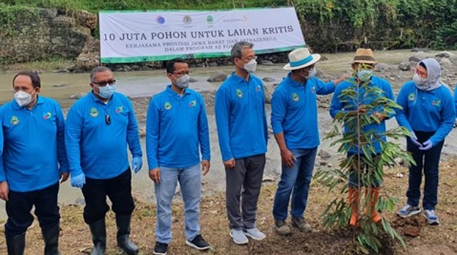 Pemprov Jawa Barat dan AstraZeneca Berkolaborasi Tanam 10 Juta Pohon untuk Lahan Kritis