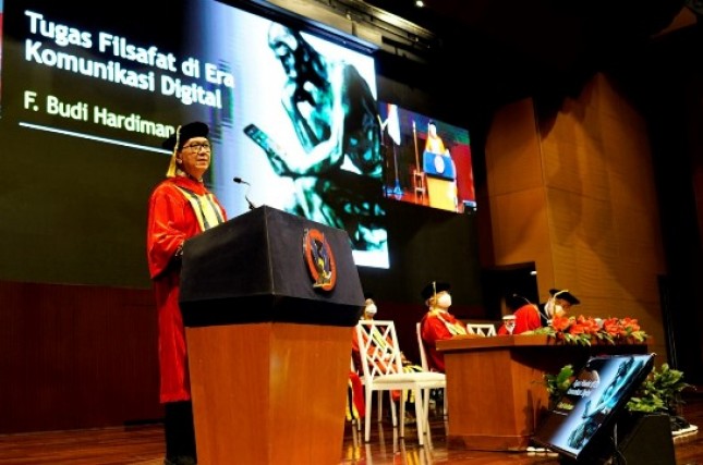 Prof. Dr. Fransisco Budi Hardiman Guru Besar Ilmu Filsafat UPH