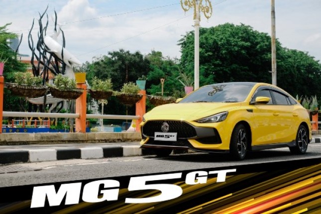 MG 5 GT Menarik Perhatian Masyarakat di GIIAS Surabaya