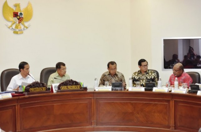 Presiden Jokowi Rapat Terbatas Bahas Infrastruktur Papua (Foto Setkab)