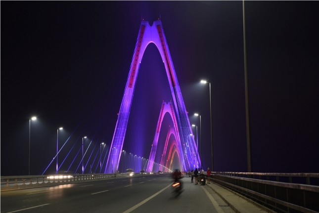 Jembatan Nhat Tan Hanoi