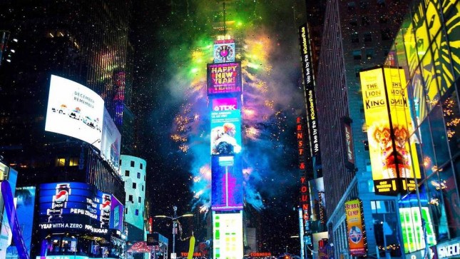 Perayaan Tahun Baru di Times Square, New York Amerika Serikat (www.timeout.com)