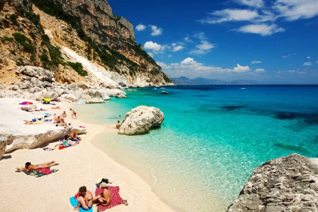 Pantai Sardinia, Italia (Ist)