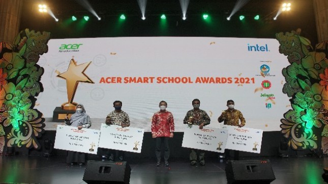 Para pemenang Acer Smart School Awards 2021