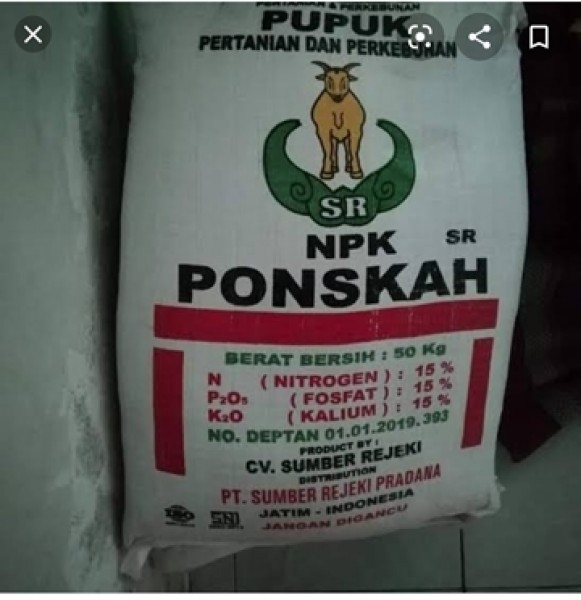 Foto produk tiruan yang menyerupai produk milik PT Pupuk Indonesia Grup