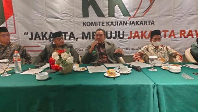 Syaifuddin, Direktur Eksekutif KKJ bersama jajaran