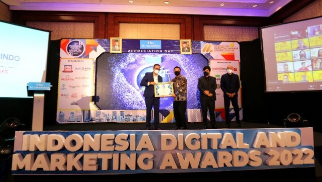 Penghargaan tersebut diterima langsung oleh Direktur Teknologi & Operasional Bank DKI, Amirul Wicaksono