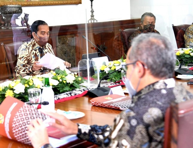 Presiden Jokowi Terima Pansel Pemilihan Calon Anggota…