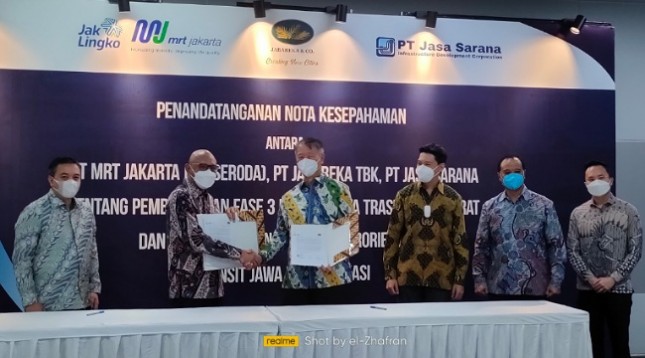 Penandatanganan MoU antara Jababeka, MRT Jakarta dan PT Jasa Sarana