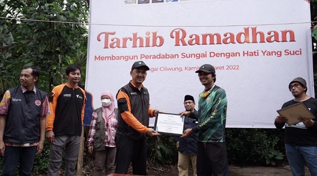 Dompet Dhuafa Susur Sungai Ciliwung