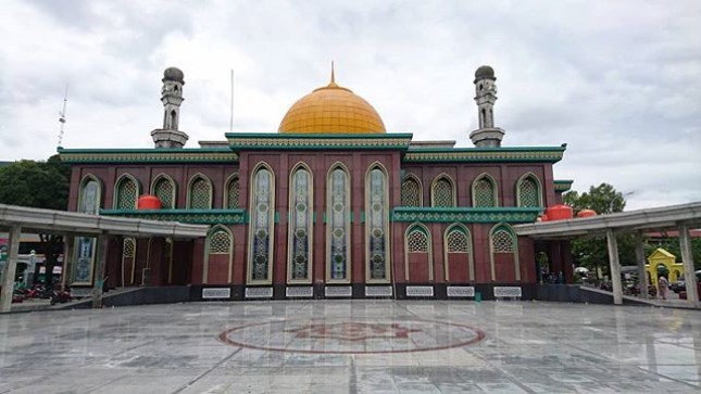 Masjid Raya Pekanbaru (Foto: travelingyuk.com)
