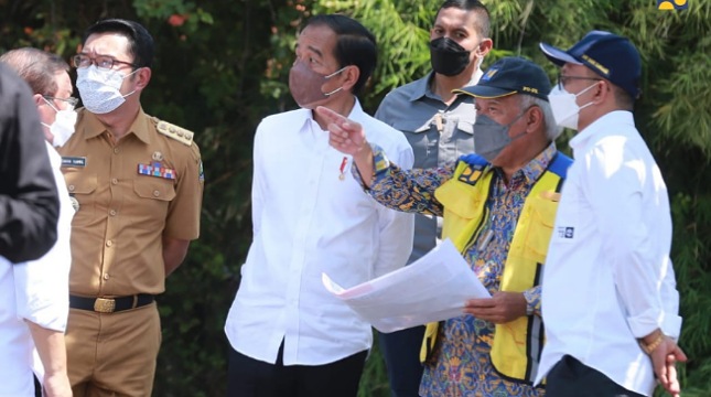 Presiden Jokowi Tinjau Pelaksanaan Program Padat Karya…